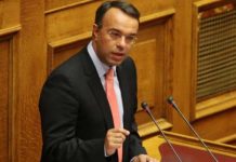 Σταϊκούρας στη Βουλή: "Ενισχύουμε το διαθέσιμο εισόδημα των πολιτών με μέτρα μόνιμου χαρακτήρα"