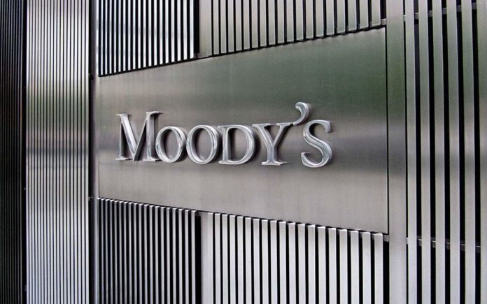 Ο οίκος Moody’s ανακοίνωσε την Παρασκευή την διατήρηση της πιστοληπτικής αξιολόγησης της ελληνικής οικονομίας στο Ba1 με σταθερές προοπτικές.