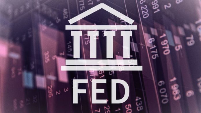 Άνοδος στη Wall Street, καθώς οι επενδυτές στρέφουν την προσοχή τους σε ένα μπαράζ μακροοικονομικών ανακοινώσεων από τη Federal Reserve (Fed) 