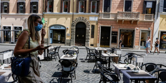Τα καφέ και τα εστιατόρια στην Ιταλία θα κλείνουν κάθε ημέρα στις έξι το απόγευμα