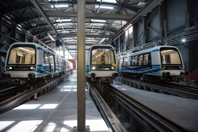 Στις πρώτες δοκιμές συρμού του Μετρό Θεσσαλονίκης η ηγεσία του Υπουργείου Υποδομών και Μεταφορών
