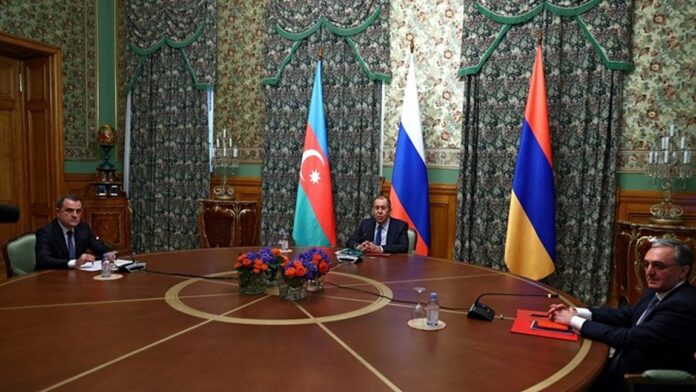 Σε συμφωνία για κατάπαυση του πυρός στο Ναγκόρνο Καραμπάχ έφτασαν Αζερμπαϊτζάν και Αρμενία