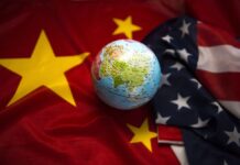 ΗΠΑ και Κίνα επιχειρούν να τα βρούν σε επίπεδο άμυνας, με μια "συμφωνία δεσμεύσεων"
