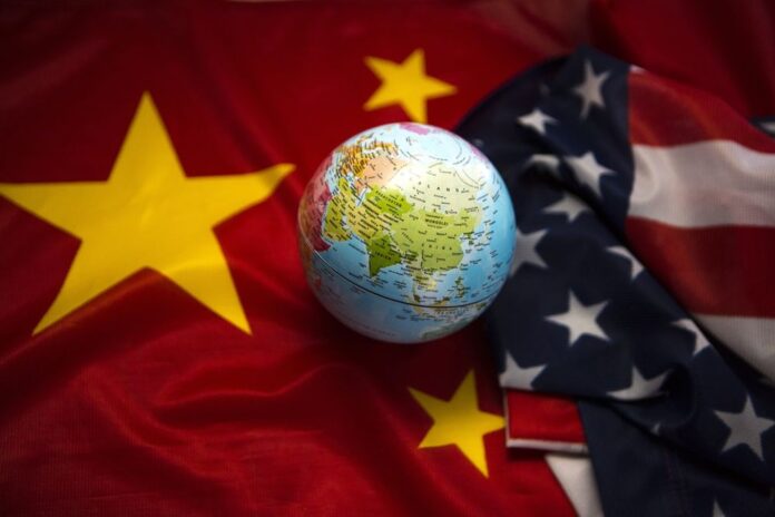 ΗΠΑ και Κίνα επιχειρούν να τα βρούν σε επίπεδο άμυνας, με μια 