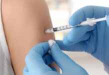 Eμβόλιο - τούρμπο "2 σε 1" βγάζει η Μoderna