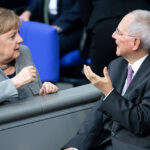Ο Σόϊμπλε κατηγορεί τη Μέρκελ για τα προβλήματα του CDU