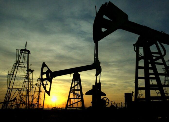 Παρατείνονται οι μειώσεις στις εξαγωγές πετρελαίου από τις χώρες του ΟΠΕΚ+