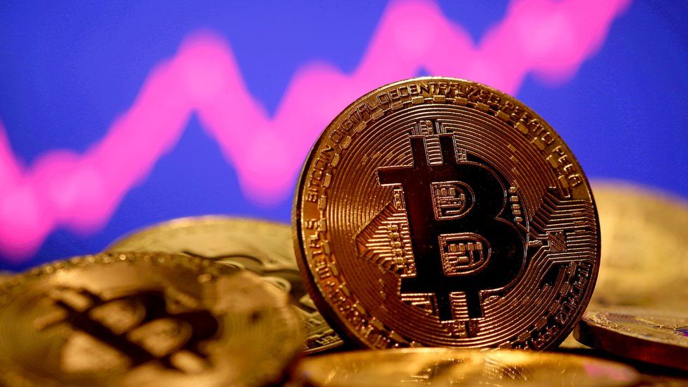 Συνεχόμενη άνοδο σημειώνει το Bitcoin από την αρχή του 2024, ενώ σήμερα ξεπέρασε κάθε προηγούμενο καθώς η τιμή του ανήλθε στα 69.191 δολάρια.