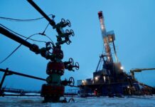 Η Μόσχα συνεχίζει να εξάγει πολύ πετρέλαιο... "περισσότερο του αναμενομένου"