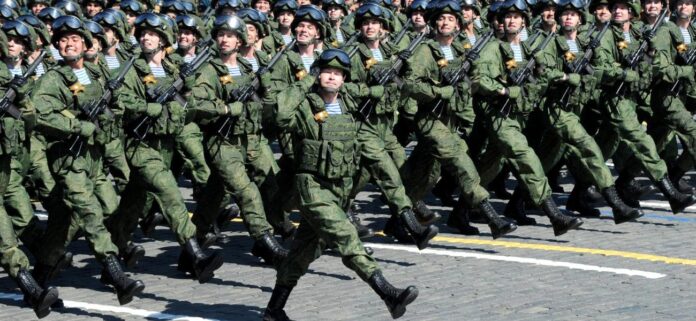 Καταργείται το ανώτατο ηλικιακό όριο κατάταξης στο στρατό στη Ρωσία