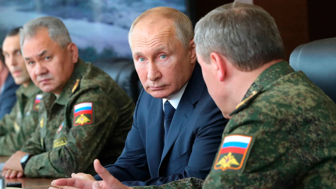 Ο Πούτιν το "παίζει" αρχιστράτηγος και απαιτεί από τους στρατηγούς του «Νίκη με κάθε κόστος»
