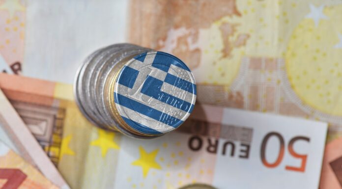 Η Ελλάδα βγήκε από την δεκαετή κρίση, αλλά οι συνέπειες δεν έχουν ακόμα αμβλυνθεί επαρκώς