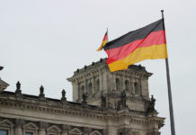 Νέο ηχηρό καμπανάκι για την γερμανική οικονομία χτυπά σήμερα στο Βερολίνο από τα κορυφαία γερμανικά ινστιτούτα,