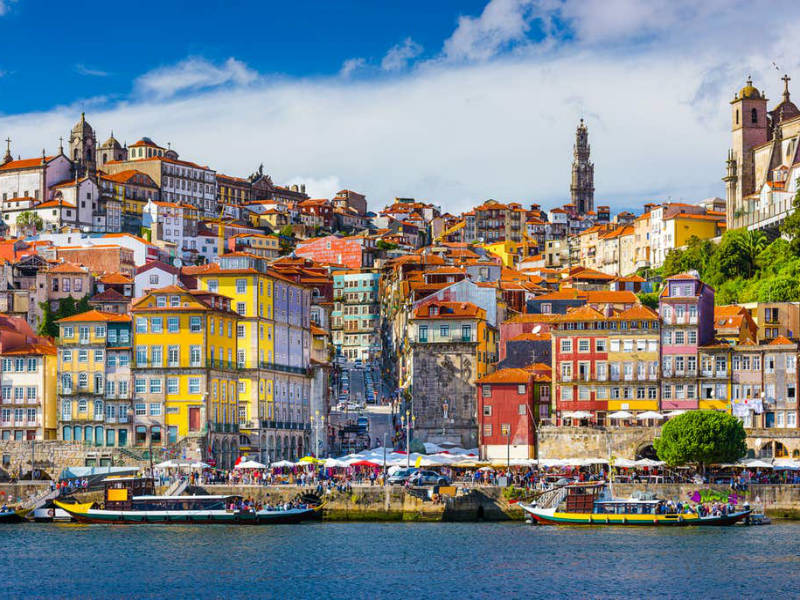 Η Πορτογαλία τερματίζει τη "Χρυσή Βίζα"