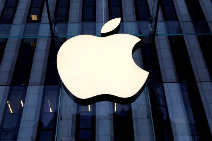 Πρόστιμο άνω του 1,8 δισεκατομμυρίου ευρώ επέβαλε η Ευρωπαϊκή Επιτροπή στην Apple για κατάχρηση δεσπόζουσας θέσης στην αγορά