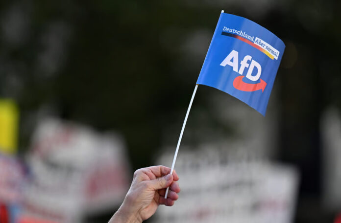Γερμανία: Το ακροδεξιό AfD έρχεται πρώτο κόμμα με πάνω από 30%