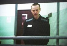 Συνεργάτες του φυλακισμένου ηγέτη της ρωσικής αντιπολίτευσης Αλεξέι Ναβάλνι δήλωσαν σήμερα πως εξακολουθεί να είναι ασαφές το πού βρίσκεται