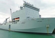 Το Βρετανικό αποβατικό πλοίο Lyme Bay εκφόρτωσε στο λιμάνι Πορτ Σαΐντ της Αιγύπτου 87 τόνους ανθρωπιστικής βοήθειας από το Ηνωμένο Βασίλειο