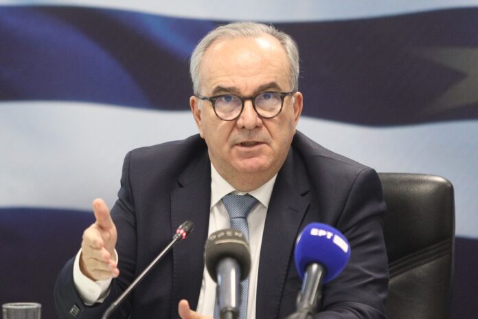 Την τριμηνιαία τακτική ενημέρωση για θέματα του χαρτοφυλακίου του έκανε σήμερα ο αναπληρωτής υπουργός Οικονομικών, Νίκος Παπαθανάσης