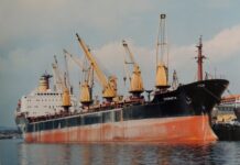 Οι Χούθι έπληξαν με πύραυλο εμπορικό πλοίο ελληνικών συμφερόντων στην Ερυθρά Θάλασσα