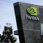 Η Nvidia η «αγαπημένη» των επενδυτών λόγω της έκρηξης της τεχνολογίας AI, υπερτετραπλασιάζοντας την αξία των μετοχών της τον τελευταίο χρόνο.