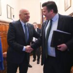 Με τον Βρετανό υπουργό Άμυνας, Τζέιμς Χίπι, συναντήθηκε σήμερα στο Λονδίνο ο Έλληνας υπουργός Εθνικής Άμυνας, Νίκος Δένδιας