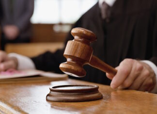 Απολύθηκαν πέντε δικαστές για μεγάλες καθυστερήσεις στην έκδοση αποφάσεων